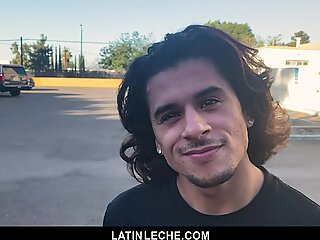 Latinleche - Söpö Latino Poika imee leikkaamatonta kullia
