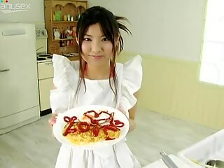 辣的厨师米里·哈奈（Miri hanai）希望在晚餐后继续热饮